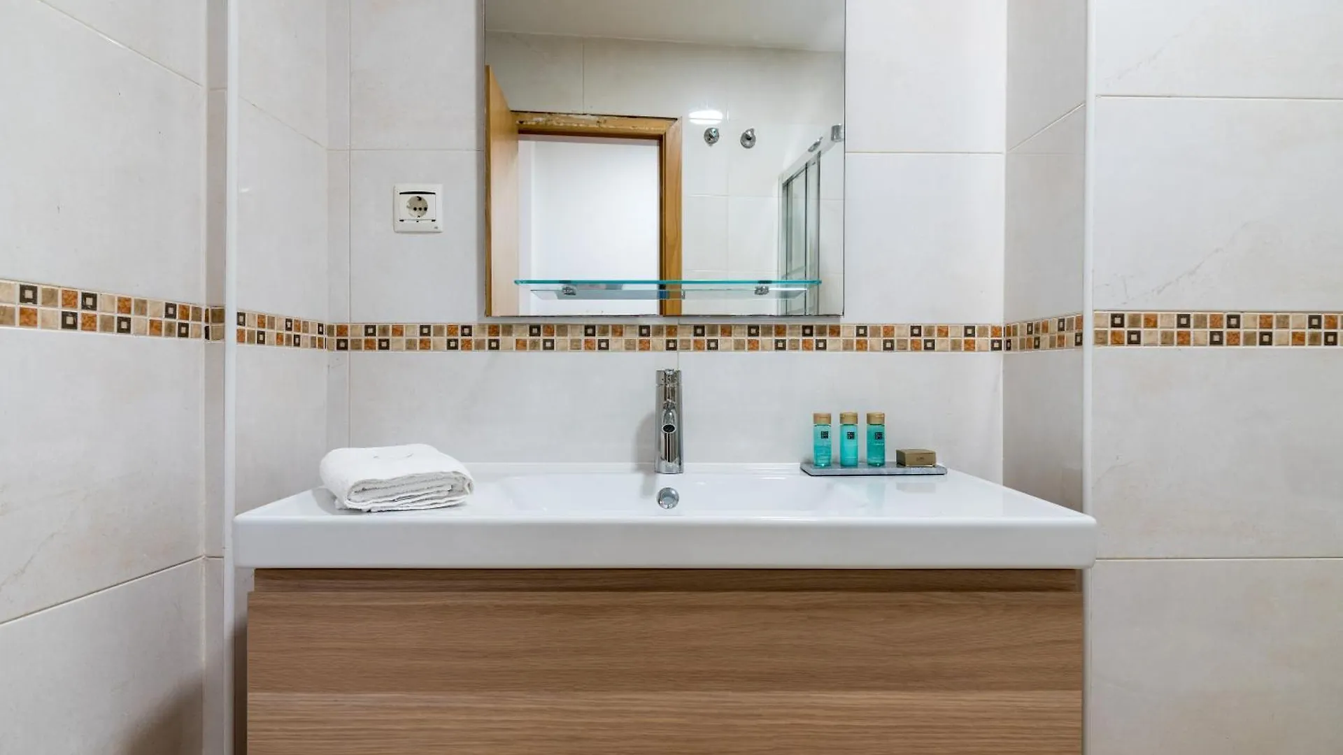 Apartamento Puerta Antequera 4 Malaga Apartment